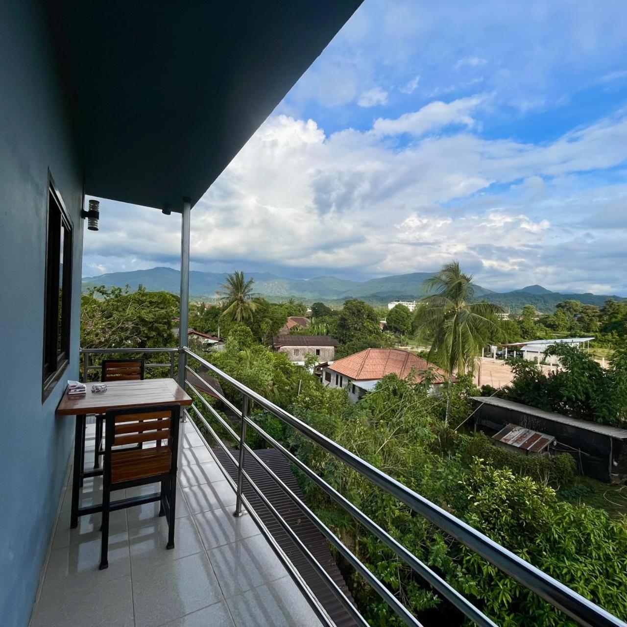 Smile Guesthouse Vangvieng Vang Vieng Ngoại thất bức ảnh