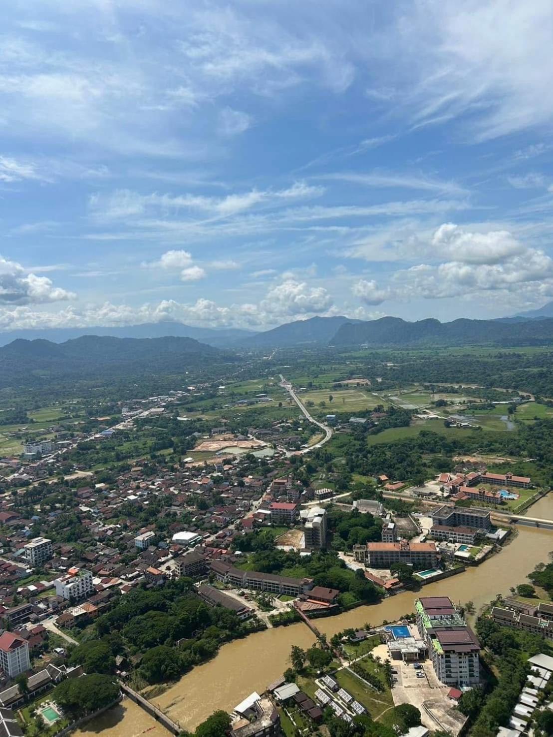 Smile Guesthouse Vangvieng Vang Vieng Ngoại thất bức ảnh
