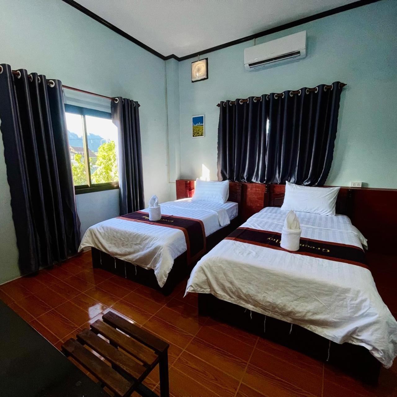 Smile Guesthouse Vangvieng Vang Vieng Ngoại thất bức ảnh