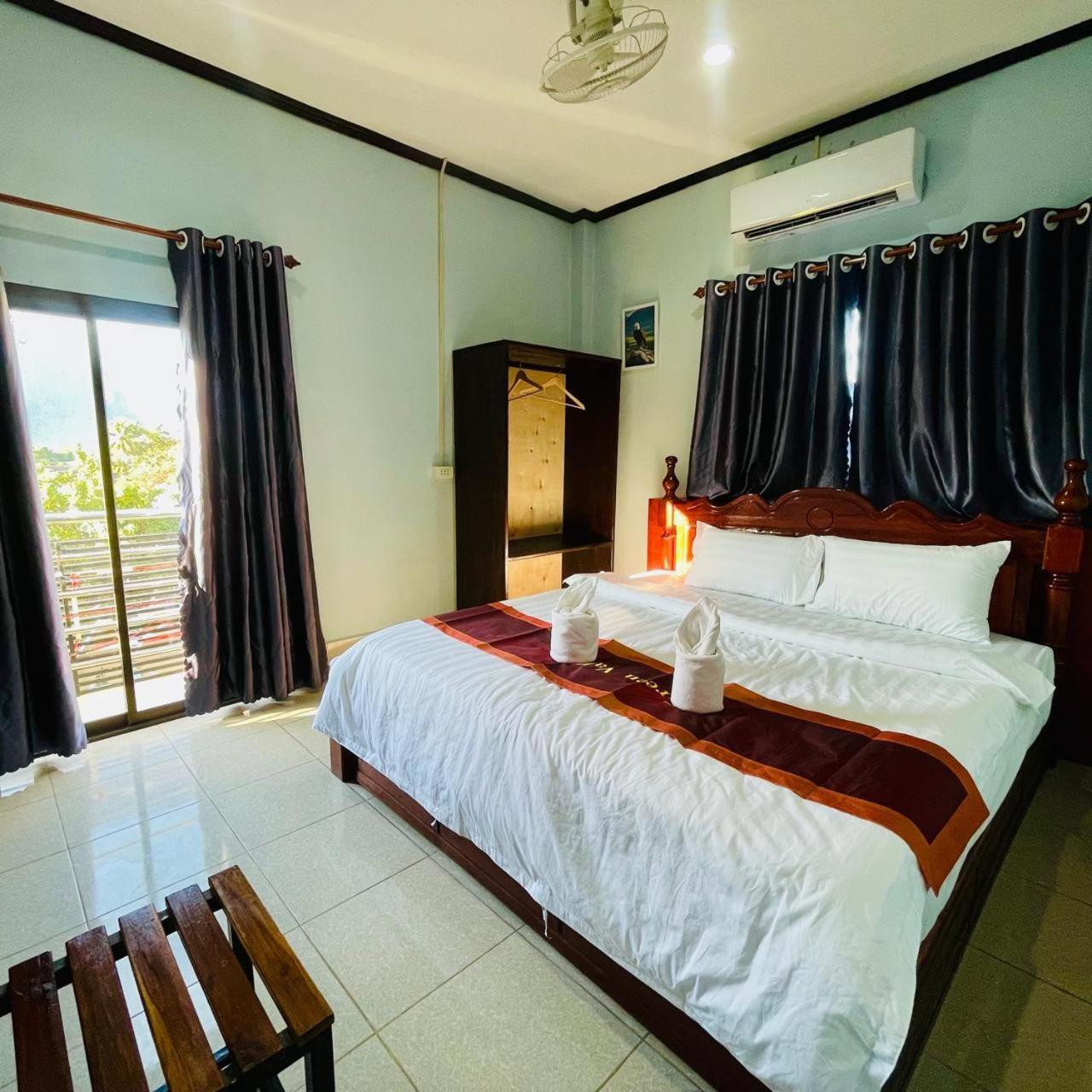 Smile Guesthouse Vangvieng Vang Vieng Ngoại thất bức ảnh