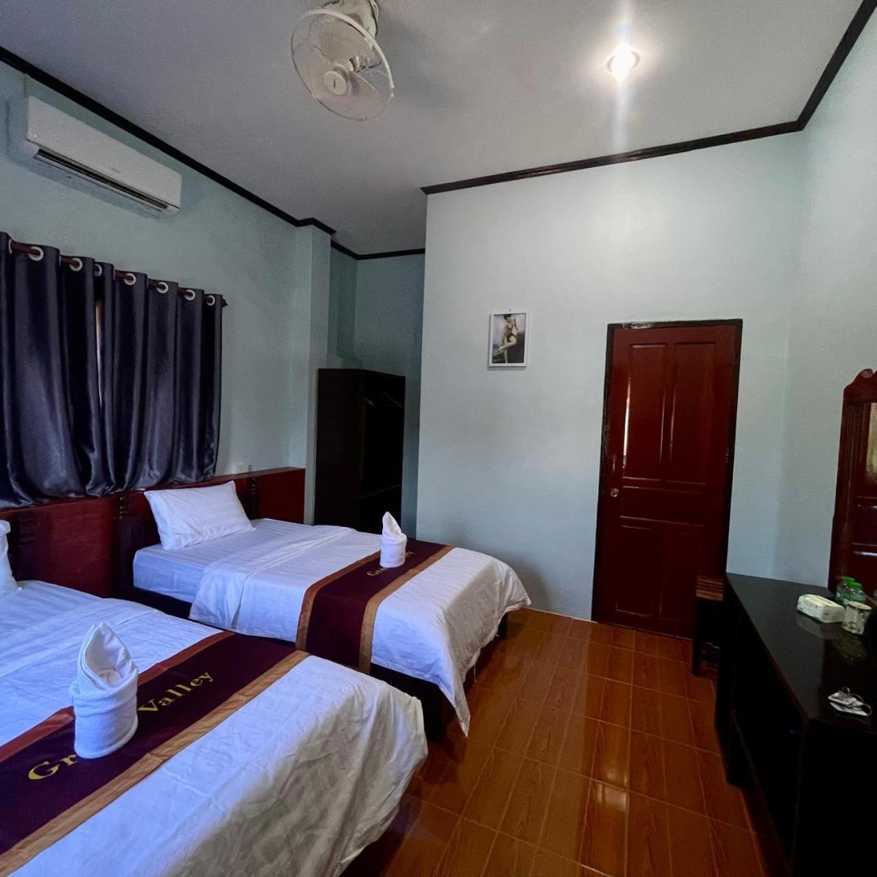 Smile Guesthouse Vangvieng Vang Vieng Ngoại thất bức ảnh