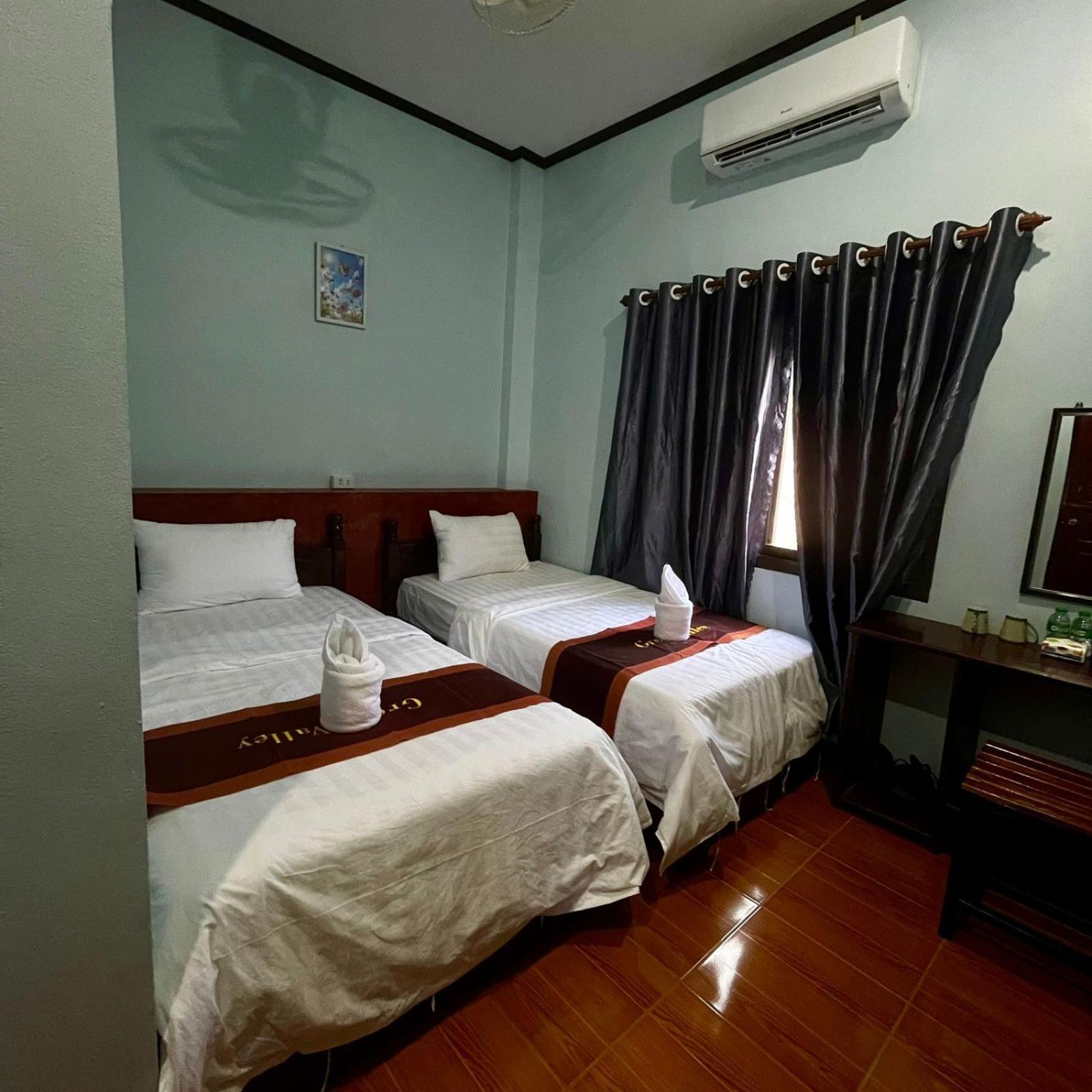 Smile Guesthouse Vangvieng Vang Vieng Ngoại thất bức ảnh