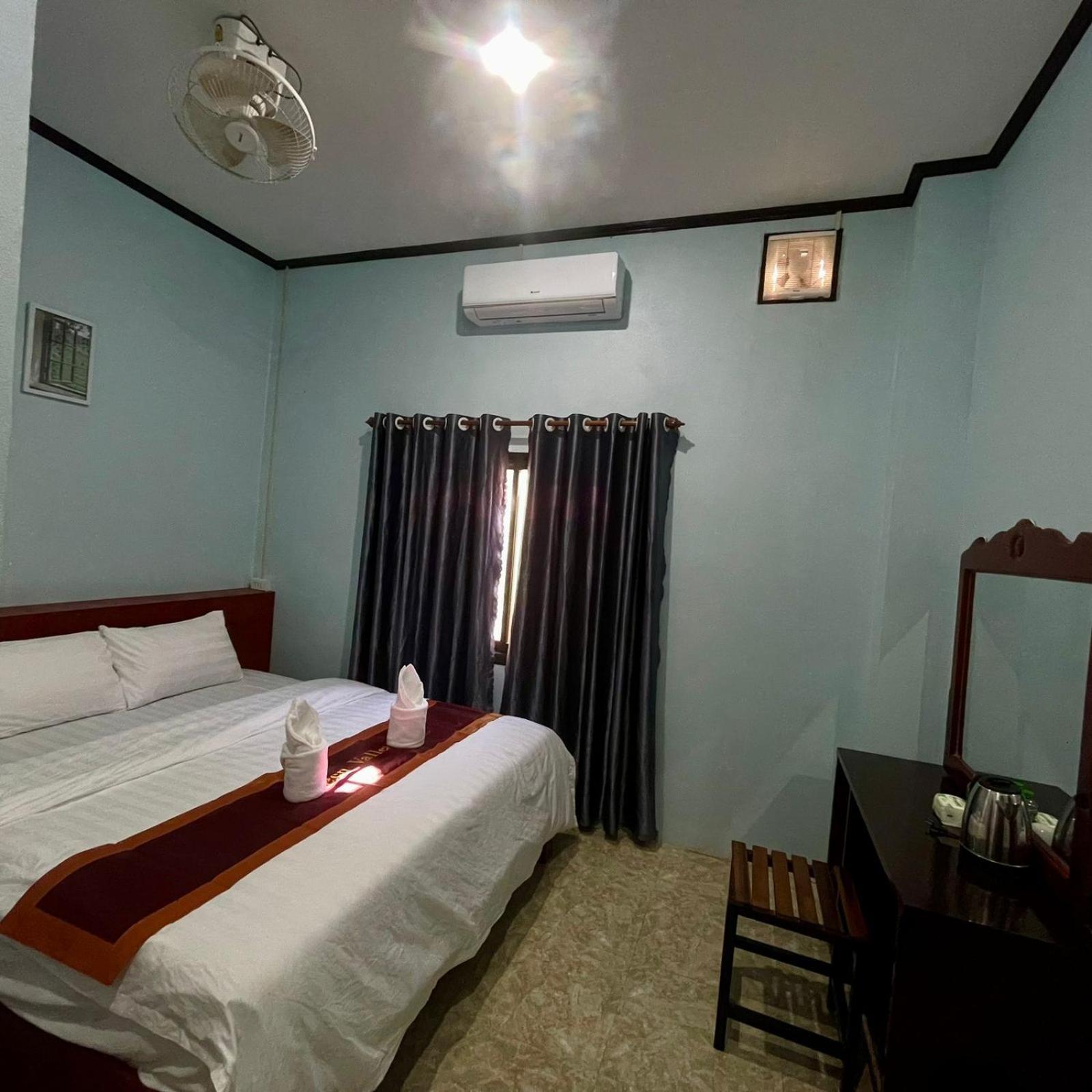 Smile Guesthouse Vangvieng Vang Vieng Ngoại thất bức ảnh