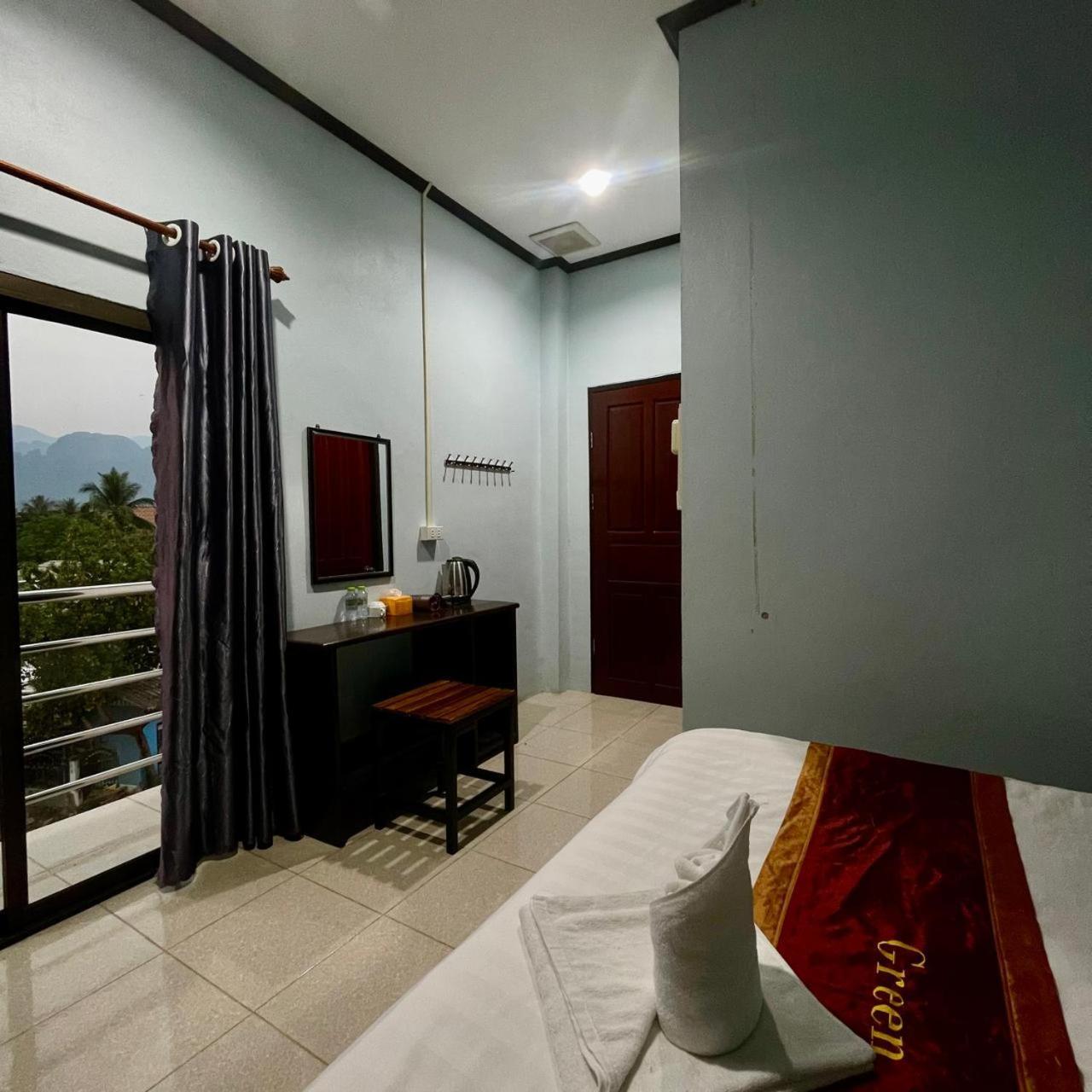 Smile Guesthouse Vangvieng Vang Vieng Ngoại thất bức ảnh